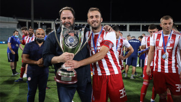 Βίντεο: Η απονομή στους Κυπελλούχους - Η τελευταία κούπα του Τοροσίδη