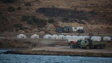 Μουτζούρης (ΘΕΜΑ 104,6): Καλύτερες οι συνθήκες από τη Μόρια στη νέα δόμη