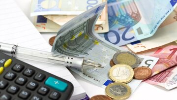 Διπλή η φοροελάφρυνση για αυτοαπασχολούμενους - ελεύθερους επαγγελματίες το 2021