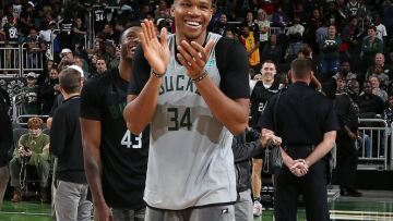 Γιάννης Αντετοκούνμπο: Τα «ευχαριστώ» που «δείχνουν» παραμονή στους Μπακς