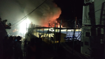 Νέα πυρκαγιά στο ΚΥΤ Σάμου - Η δεύτερη μέσα σε λίγες ημέρες - Βίντεο