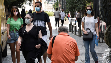 Κορωνοϊός: Η Αττική ξανά στο «κόκκινο» - Συναγερμός για τα νέα μέτρα στις πλατείες