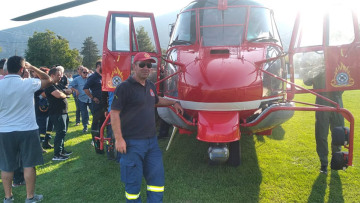 Οξυά Καρδίτσας: Μεγάλη επιχείρηση με ελικόπτερο -  Έριξαν νερό και τρόφιμα στους εγκλωβισμένους