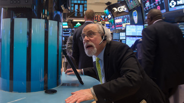 Κλυδωνίζονται τα χρηματιστήρια: «Βουτιά» σε ΗΠΑ, Ευρώπη και Αθήνα - Τι «τρομάζει» τους επενδυτές