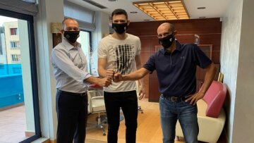 Ολυμπιακός: Υπέγραψε πρόωρη επέκταση ο Παπανικολάου έως το 2023