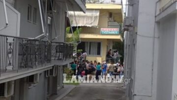 Προσφυγικό: Λεωφορεία με μετανάστες φτάνουν στα Καμένα Βούρλα – Αντιδρούν οι τοπικές αρχές και οι κάτοικοι 