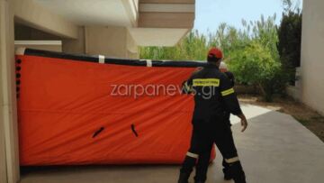 Συναγερμός στα Χανιά: Γυναίκα απειλεί να πέσει από τον τρίτο όροφο πολυκατοικίας