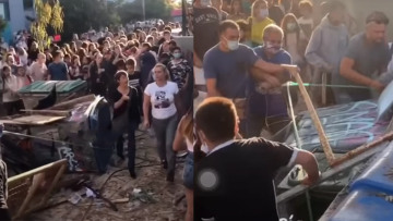 Γυμνάσιο Αλίμου: Χαμός με γονείς που προσπάθησαν να σπάσουν κατάληψη στο σχολείο - Φωτογραφίες