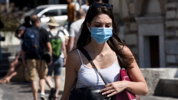 Αυτές είναι οι 11 περιοχές που η χρήση μάσκας είναι υποχρεωτική και σε εξωτερικούς χώρους