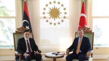 Ελληνοτουρκικά: Διπλωματικό «σκάκι» ενόψει των διερευνητικών επαφών - Γιατί ο Σάρατζ μιλά για ΑΟΖ με Ελλάδα