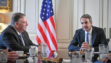 Στην Ελλάδα φτάνει ο Μάικ Πομπέο – Τι σηματοδοτεί η επίσκεψη