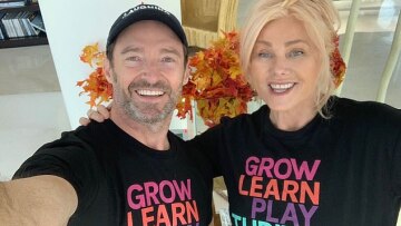 Χιου Τζάκμαν - Ντέμπορα Λι Φέρνες: Η κατά 13 χρόνια μεγαλύτερη σύζυγός του ξεκαθαρίζει αν είναι ομοφυλόφιλος