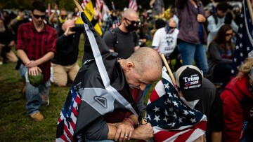 Εκλογές ΗΠΑ 2020: «Φωτιά» στο πολιτικό σκηνικό μετά τις δηλώσεις Τραμπ στο debate για τους Proud Boys