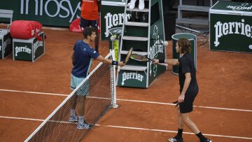 Roland Garros: Ο Τσιτσιπάς προκρίθηκε άνετα στους 16 - Δείτε βίντεο