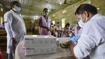 Κορωνοϊός - Ινδία: Πάνω από 130.000 θάνατοι εξαιτίας της Covid-19