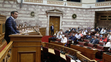 ΣΥΡΙΖΑ: Ρεσιτάλ υποκρισίας στη Βουλή