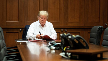 Τραμπ: Προεκλογική εκστρατεία από το νοσοκομείο μέσω... twitter 