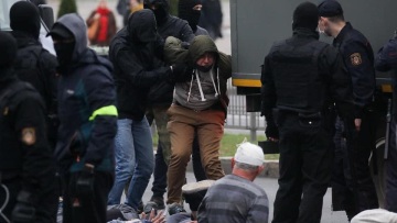 Λευκορωσία: Δεκάδες συλλήψεις στη μεγάλη αντικυβερνητική διαδήλωση στο Μινσκ