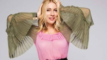 MEGA: Η Σμαράγδα Καρύδη έκανε πρεμιέρα - Κατέβασε το app και παίξε δωρεάν μαζί της 