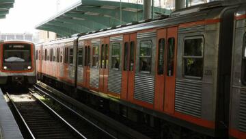 Κακοκαιρία «Ελπίς»-Χιόνια στην Αθήνα: Στο τμήμα Πειραιάς - Ειρήνη διεξάγεται πλέον η κίνηση του ηλεκτρικού