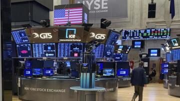 Ισχυρά κέρδη στη Wall Street – Οι περιφερειακές τράπεζες στο «μικροσκόπιο» των επενδυτών