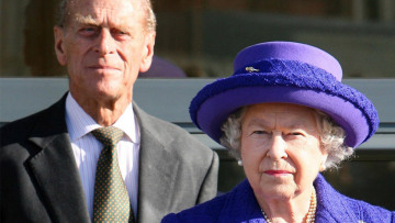 Πρίγκιπας Φίλιππος: Η «στενή φιλία» με τη Δάφνη ντι Μωριέ και οι... αμφιβολίες πριν παντρευτεί την Ελισάβετ!