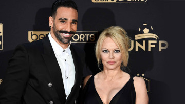 Ο Αντίλ Ραμί βγάζει στη φόρα τα άπλυτα της Πάμελα Άντερσον 