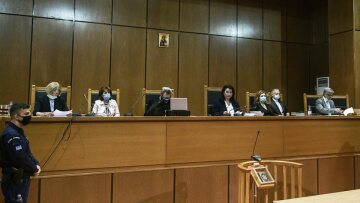 Δίκη Χρυσής Αυγής: Από ώρα σε ώρα η απόφαση για τη φυλάκιση