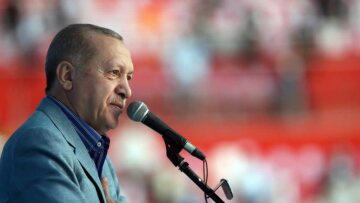 Ερντογάν: Συνεχίζουμε έρευνες και με το Ορούτς Ρέις, και με το Κανουνί και με το Φατίχ