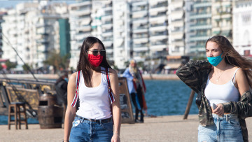 Κορωνοϊός: Σπάει σήμερα το «φράγμα» των 1.000 κρουσμάτων
