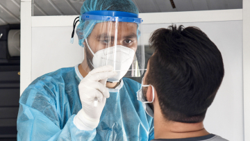 Κορωνοϊός: Μέχρι και πέντε μήνες μπορεί να κρατήσουν τα αντισώματα ανθρώπων που νόσησαν ήπια