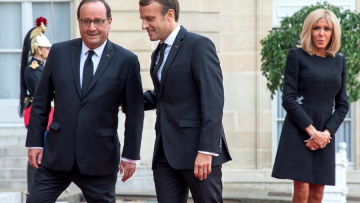 Φρανσουά Ολάντ για Μπριζίτ Μακρόν: Είναι ηλικιωμένη