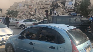 Βίντεο του σεισμού από την Τουρκία: Μεγάλες καταστροφές στη Σμύρνη 