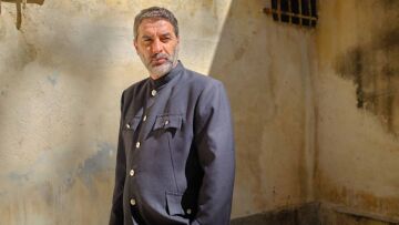 Βασίλης Μπισμπίκης - «Άγριες Μέλισσες»: Με απωθούν άνθρωποι σαν τον Μάνο Βόσκαρη στη ζωή μου