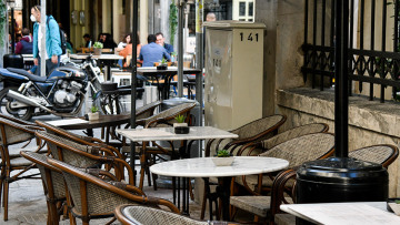 Μερικό lockdown: Οι 3 λόγοι που οδήγησαν στο κλείσιμο της εστίασης σε Αττική και Βόρειο Ελλάδα 