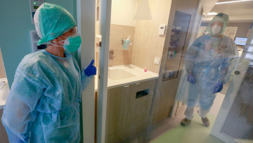 Κορωνοϊός: Στα 1.152 τα νέα κρούσματα - Αρνητικό ρεκόρ με 153 διασωληνωμένους