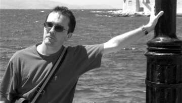 Ενός λεπτού σιγή τήρησαν στα ελληνικά σχολεία στη μνήμη του Σαμουέλ Πατί	