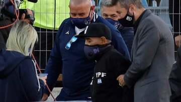 Ντιέγκο Μαραντόνα: Εκτάκτως στο νοσοκομείο - Χρειάζεται βοήθεια, λέει ο γιατρός του