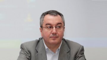 Κορωνοϊός - Μόσιαλος: «Εμβόλια και εγκυμοσύνη: όχι ακόμα»