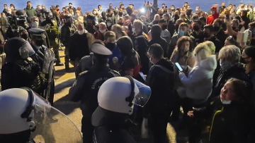 Θεσσαλονίκη: Επεισόδια μεταξύ διαδηλωτών και αστυνομικών στη συγκέντρωση κατά του lockdown