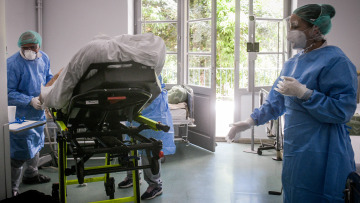 Κορωνοϊός: 26 νέοι θάνατοι 