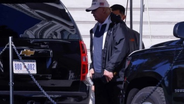 Αμερικανικές εκλογές 2020: Ο Ντόναλντ Τραμπ ενημερώθηκε για την ήττα του παίζοντας γκολφ