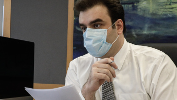  Πιερρακάκης (ΘΕΜΑ 104,6): Δεν υπάρχει καμία σκέψη για «κόφτη» στο 13033