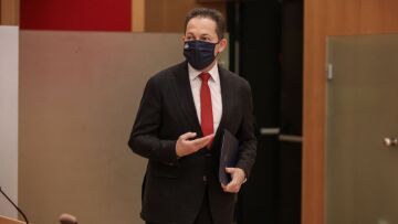 Πέτσας για κορωνοϊό: Νέα μέτρα στο τραπέζι εάν δεν εφαρμοστούν τα υφιστάμενα