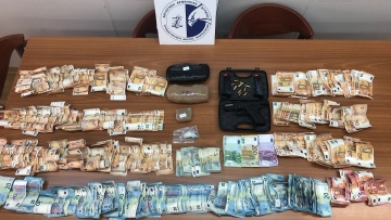 Κορυδαλλός: Σωφρονιστικός υπάλληλος προσπάθησε να περάσει περίπου ένα κιλό ναρκωτικά στις φυλακές  