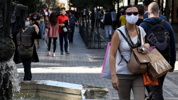 Έλληνας καθηγητής από το ΜΙΤ: Η χρήση της μάσκας θα καθορίσει αν θα έχουμε άλλο lockdown