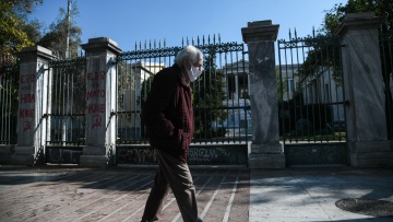 «Μαίνεται» η πολιτική σύγκρουση για το Πολυτεχνείο παρά την απόφαση του ΣτΕ 