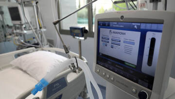 Κορωνοϊός: «Πόλεμος» στις ΜΕΘ, 3.500 στα νοσοκομεία, άλλοι 45 νεκροί - Στο τραπέζι lockdown Μαρτίου ή «ακορντεόν»