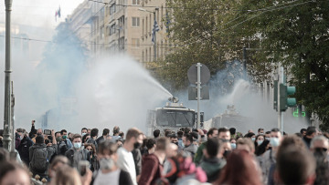 Επεισόδια στο κέντρο της Αθήνας με μέλη του ΚΚΕ που έκαναν δεύτερη συγκέντρωση - Δείτε βίντεο και φωτογραφίες