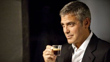 Τζορτζ Κλούνεϊ: «Κουρεύω τα μαλλιά μου και των παιδιών, σκουπίζω, σφουγγαρίζω, βάζω πλυντήριο και πλένω καθημερινά τα πιάτα»